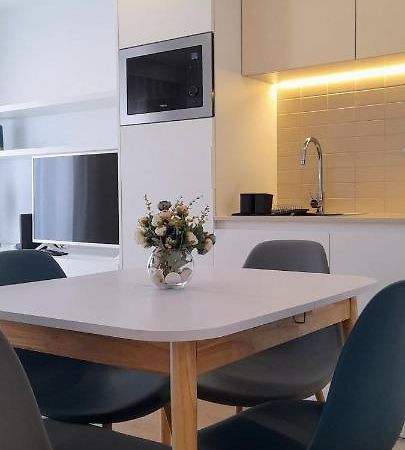 Light Brown Central Apartment Aveiro Luaran gambar