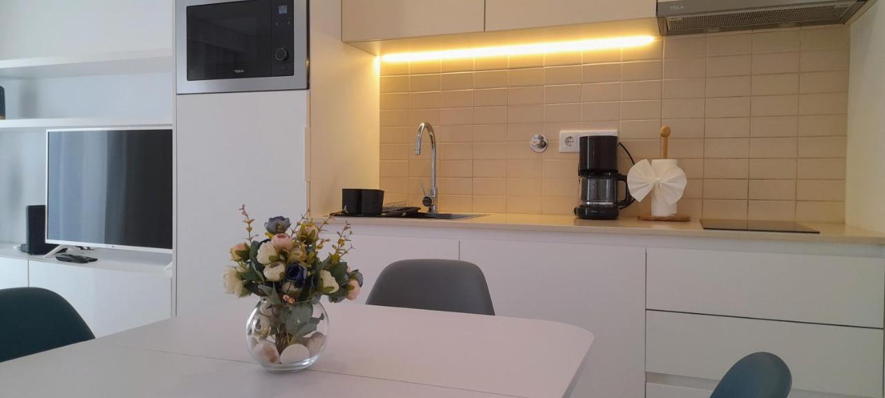 Light Brown Central Apartment Aveiro Luaran gambar